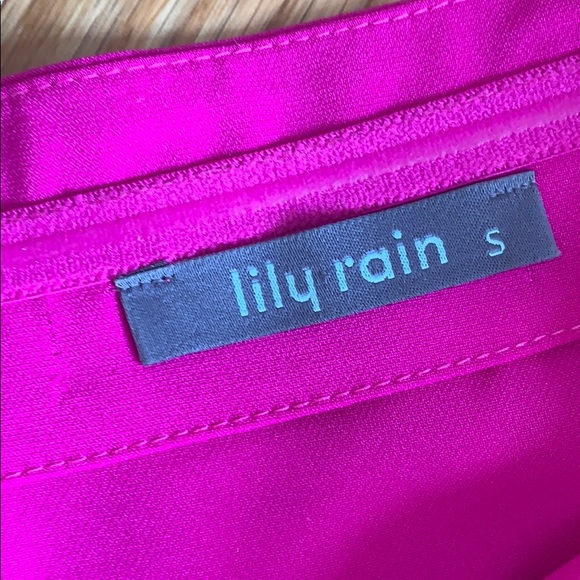 Off the shoulder magenta blouse - Picture 2 of 2